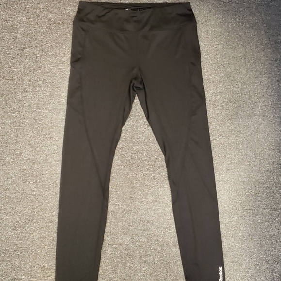 Reebok Pants - 🎉 Like new Women's Reebok active leggings size L